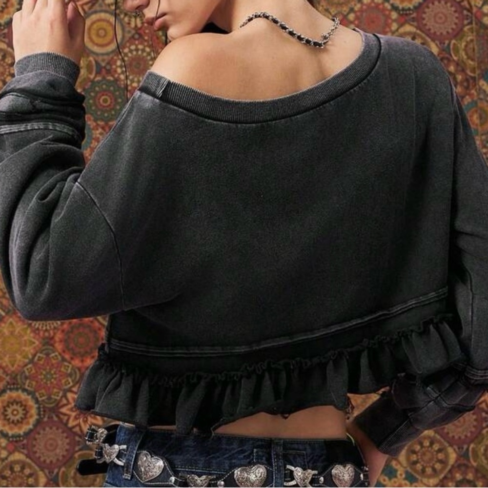 Black Off-Shoulder Ruffle Top - Picture 2 of 13
